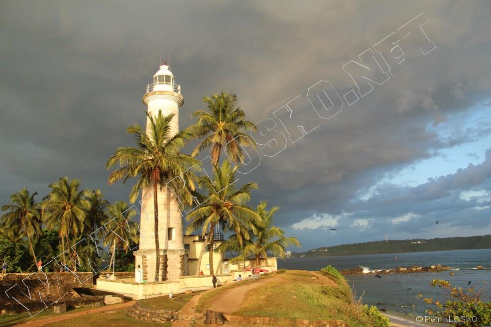 Detail - Sri Lanka 2015 ďż˝ Majďż˝k v Galle po bouďż˝ce
