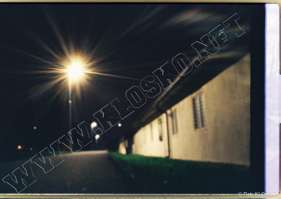 Detail - D�rkov� komora - fotky X � Chodn�k u Akademie v�d