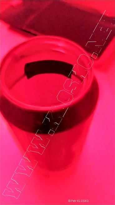 Detail - Fotopap�r zafixovat kouskem izolepy